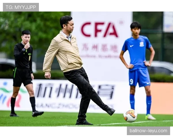 足球明星隐私遭曝光，背后真相引发媒体热议