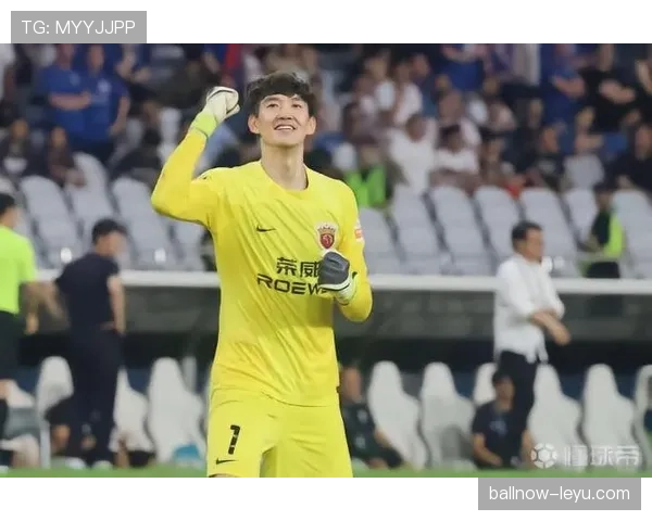 颜骏凌神勇护城,助力上海海港新赛季强势争冠 颜骏凌神勇护城,助力上海海港新赛季强势争冠